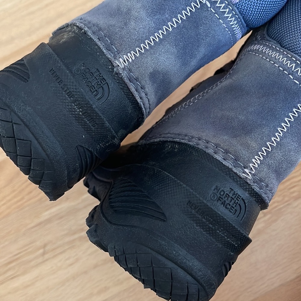North Face weather proof boots kids size 13 - Picture 4 of 6